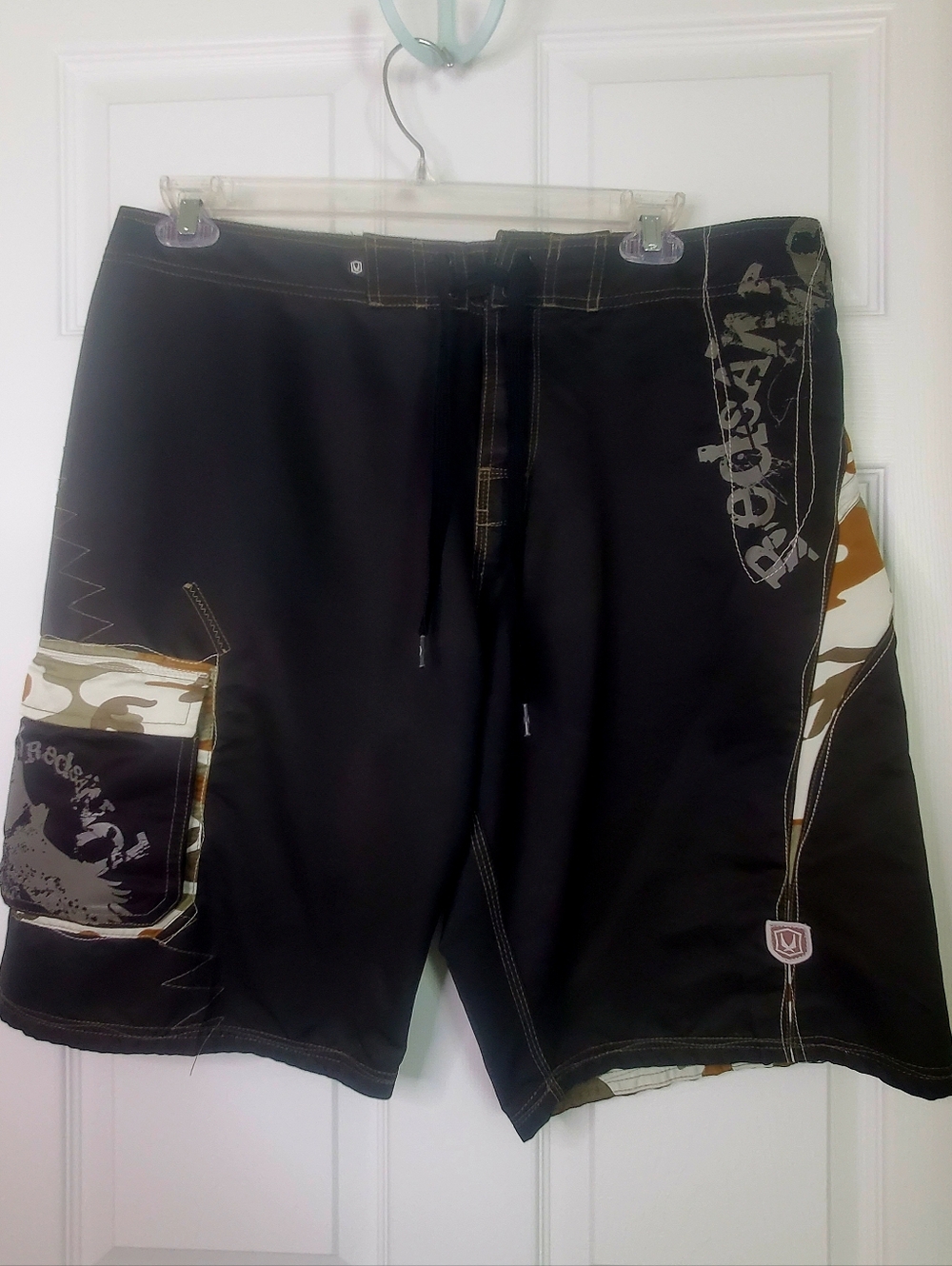 Men's Black & Camo Boardshorts - Red Sand